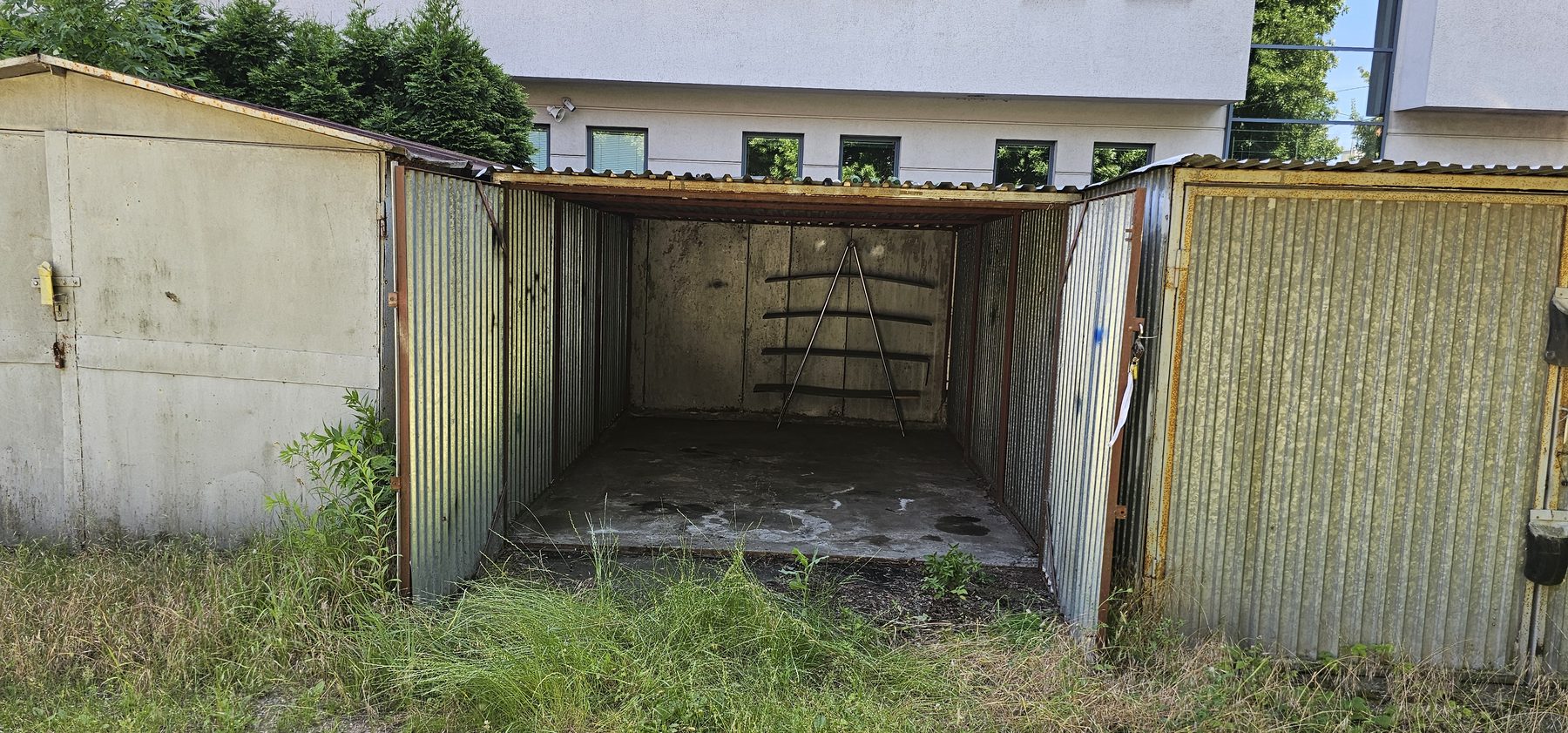 Garaż nr 5 - otwarty
